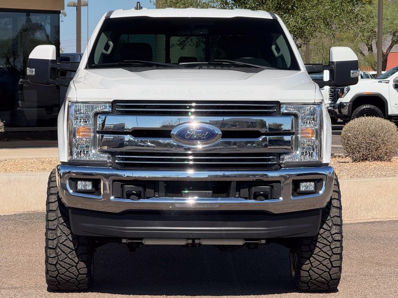 2019 Ford F-250 Super Duty Lariat Upper Image 2
