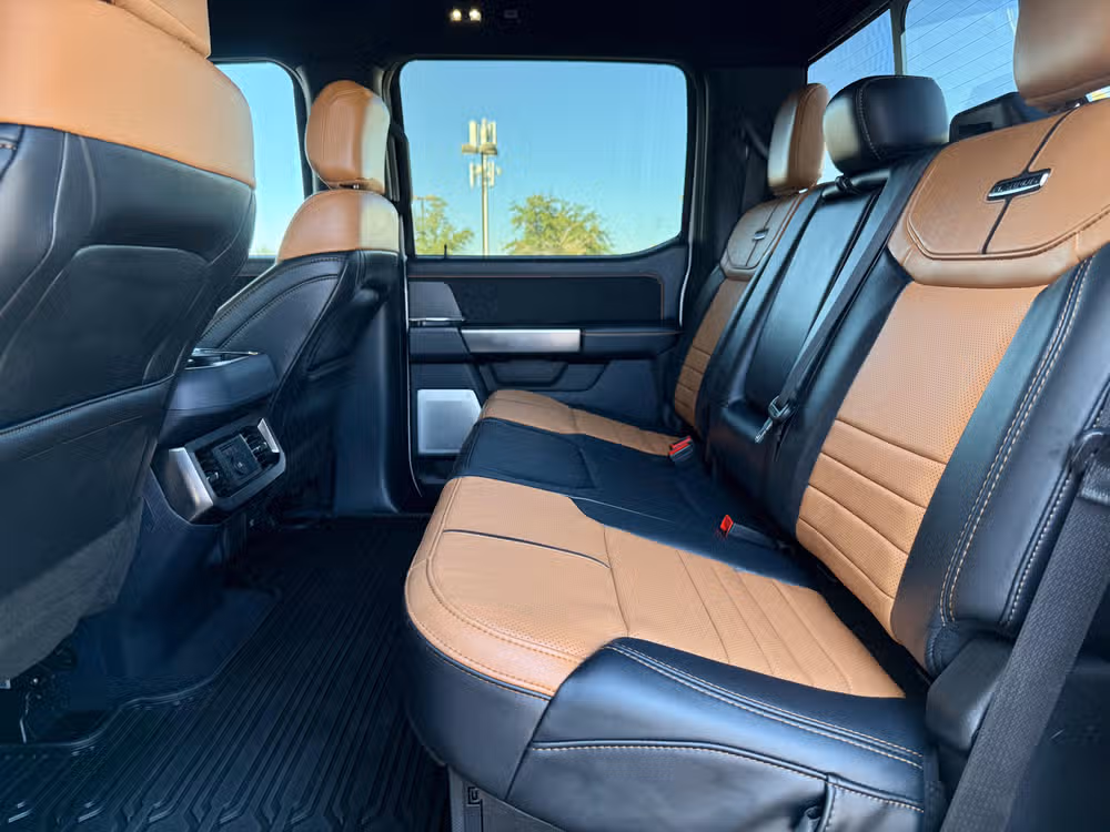 2023 Ford F-350 Super Duty Platinum Image 24