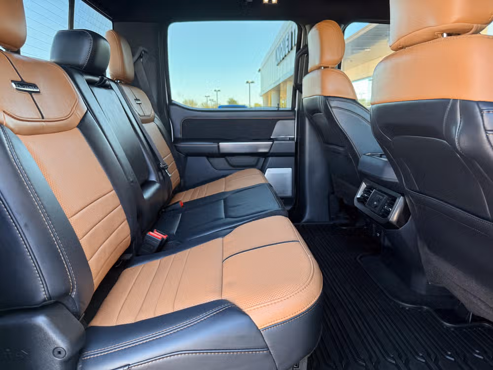 2023 Ford F-350 Super Duty Platinum Image 28