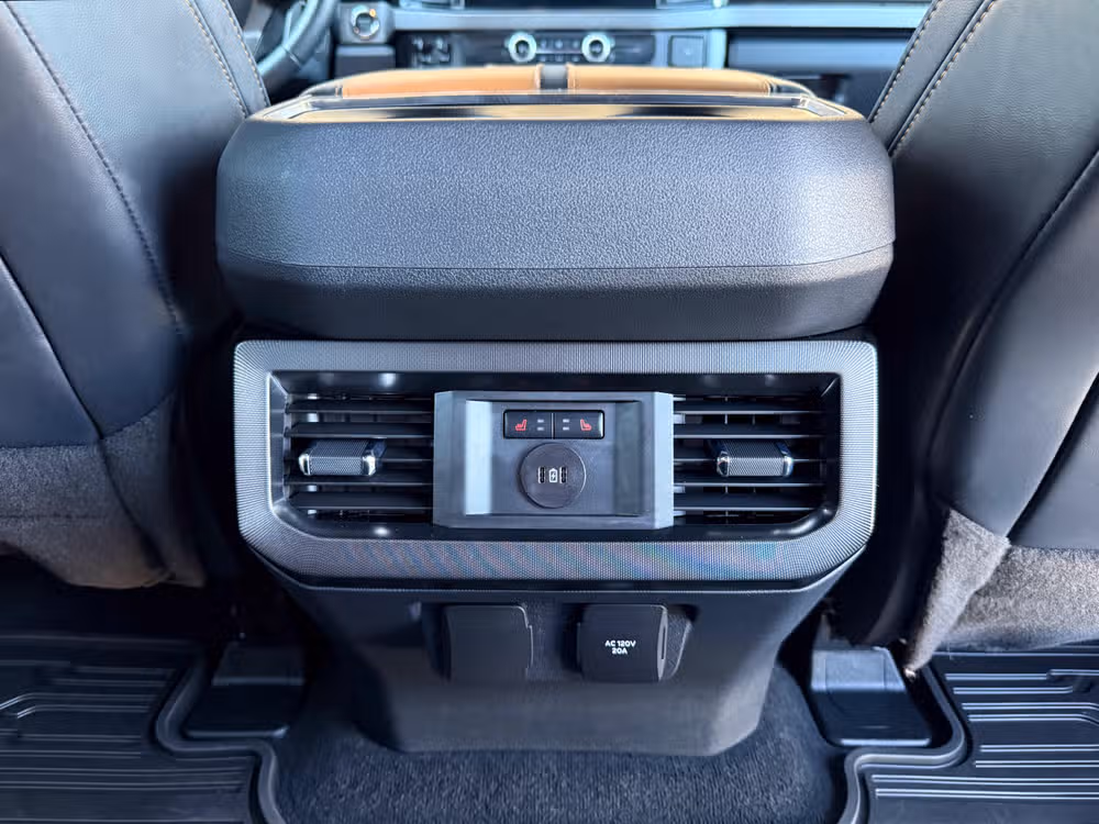2023 Ford F-350 Super Duty Platinum Image 33