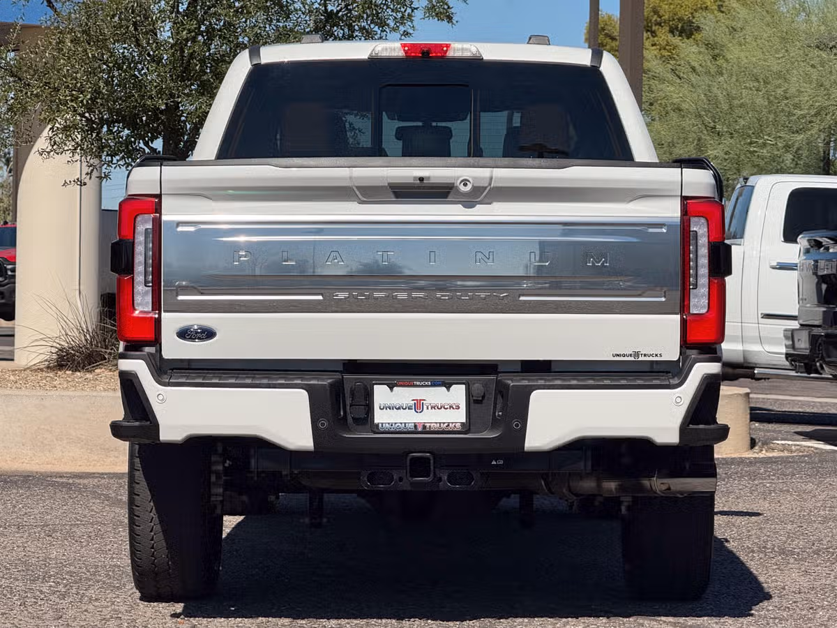 2023 Ford F-350 Super Duty Platinum Image 8