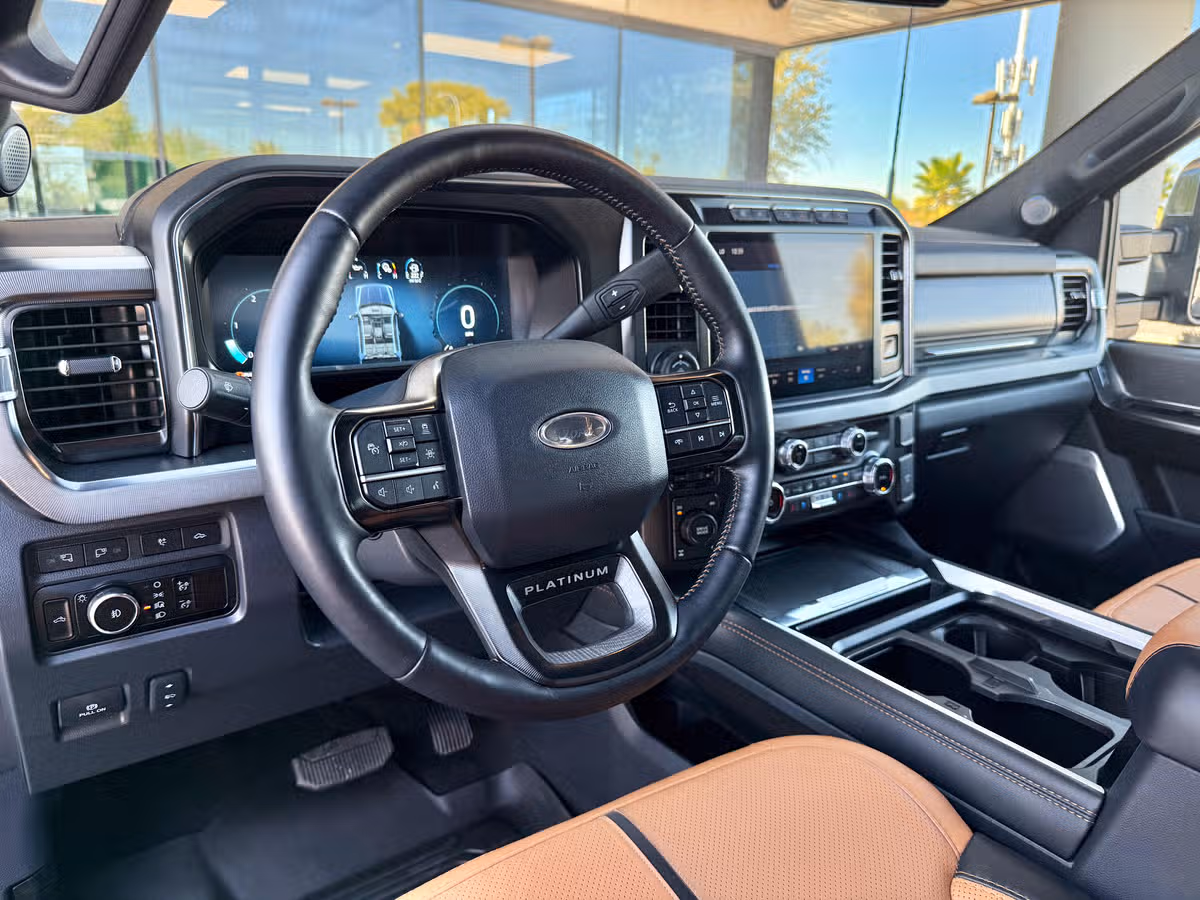 2023 Ford F-350 Super Duty Platinum Image 19