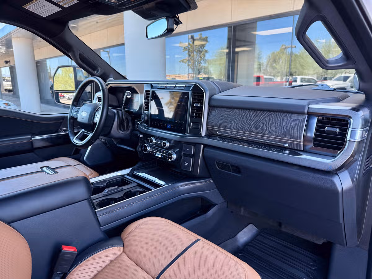 2023 Ford F-350 Super Duty Platinum Image 31