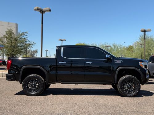 2020 GMC Sierra 1500 Denali Crew Cab Lower Image 2