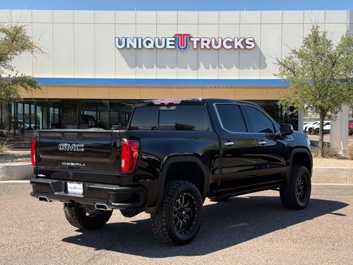 2020 GMC Sierra 1500 Denali Crew Cab Lower Image 3