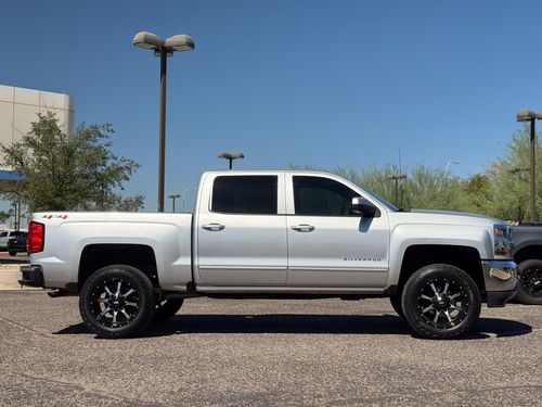 2018 Chevrolet Silverado 1500 LT Lower Image 2