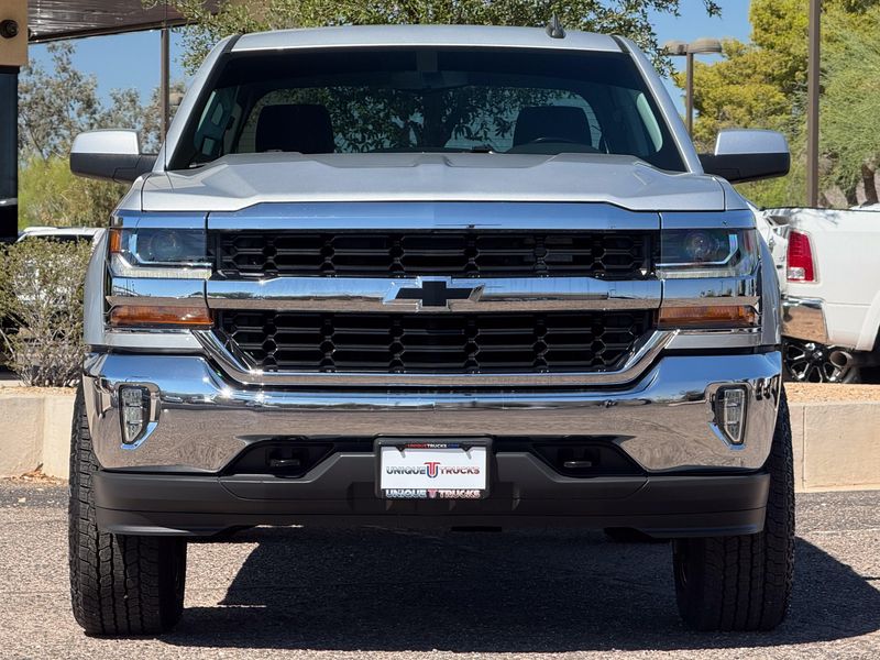 2018 Chevrolet Silverado 1500 LT Upper Image 2