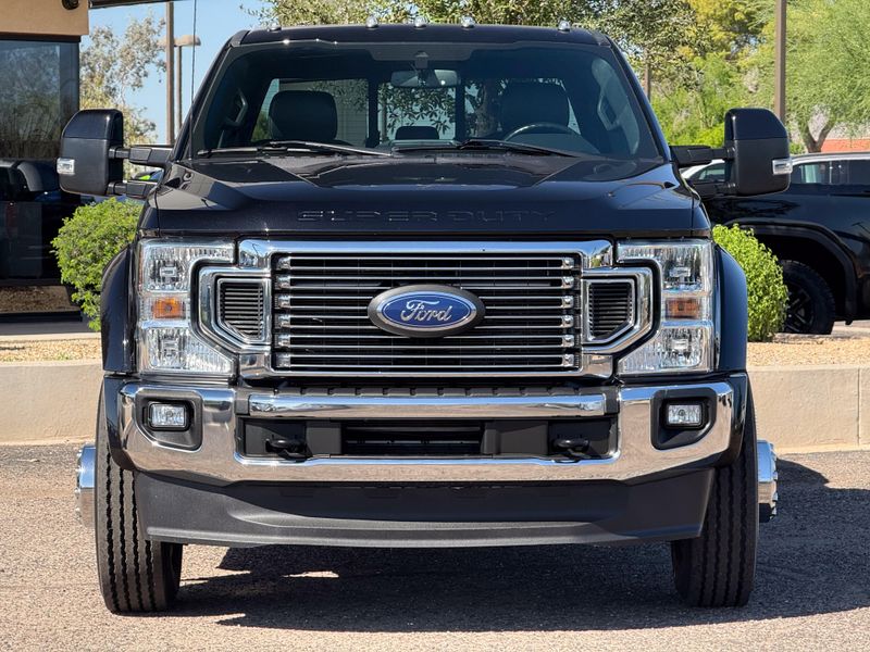 2022 Ford F-450 Super Duty Lariat Upper Image 2