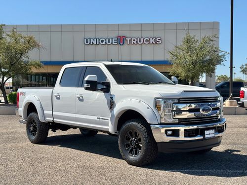 2019 Ford F-350 Super Duty Lariat Lower Image 1