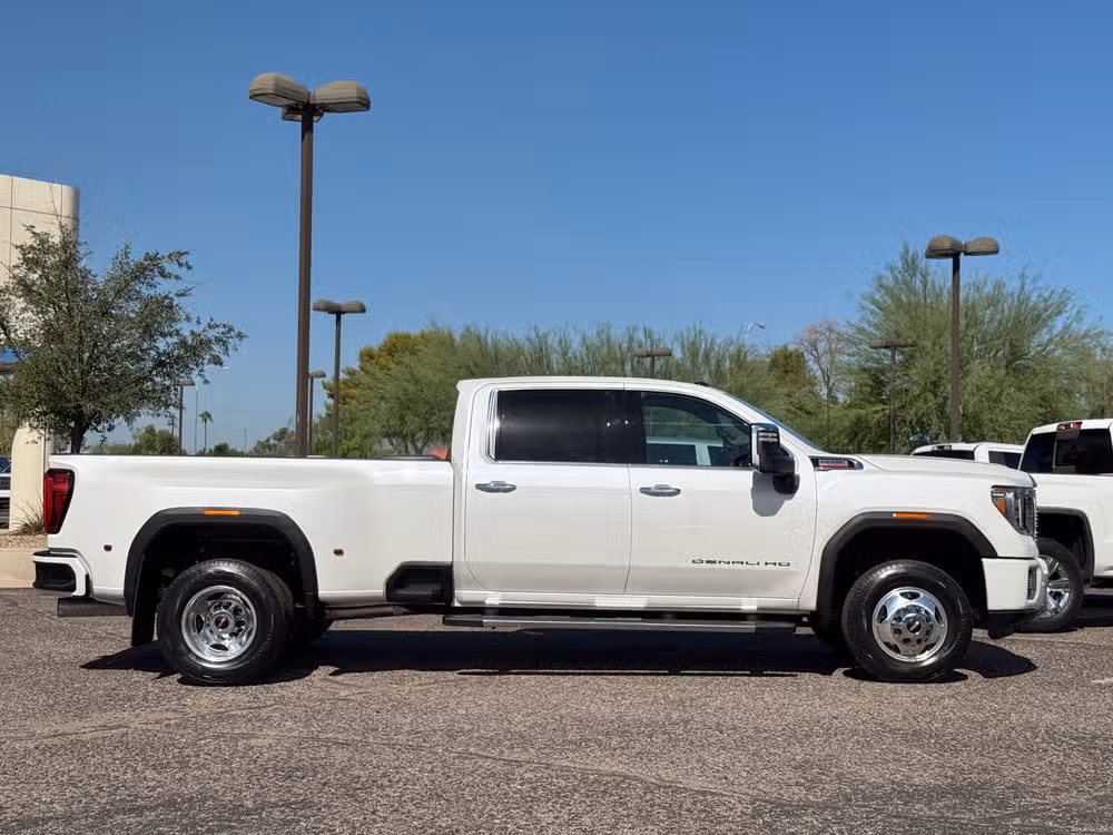 2020 GMC Sierra 3500HD Denali Image 6