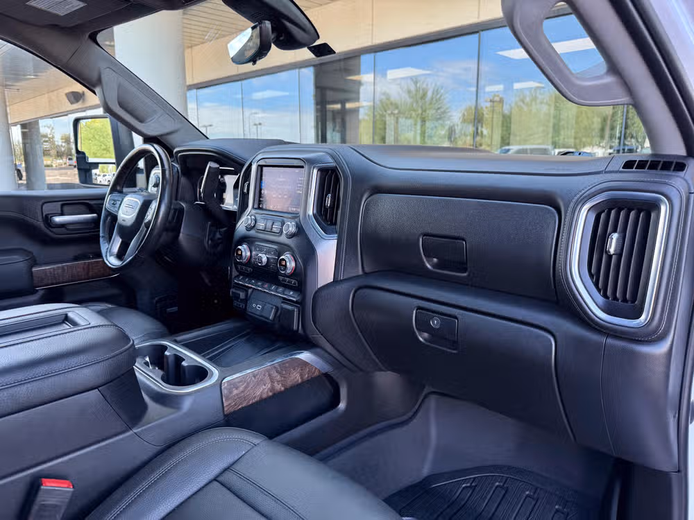 2020 GMC Sierra 3500HD Denali Image 32