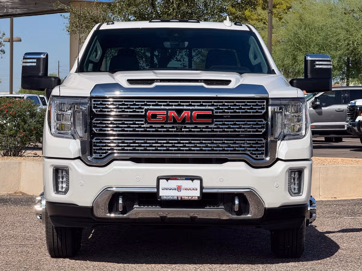 2020 GMC Sierra 3500HD Denali Image 3