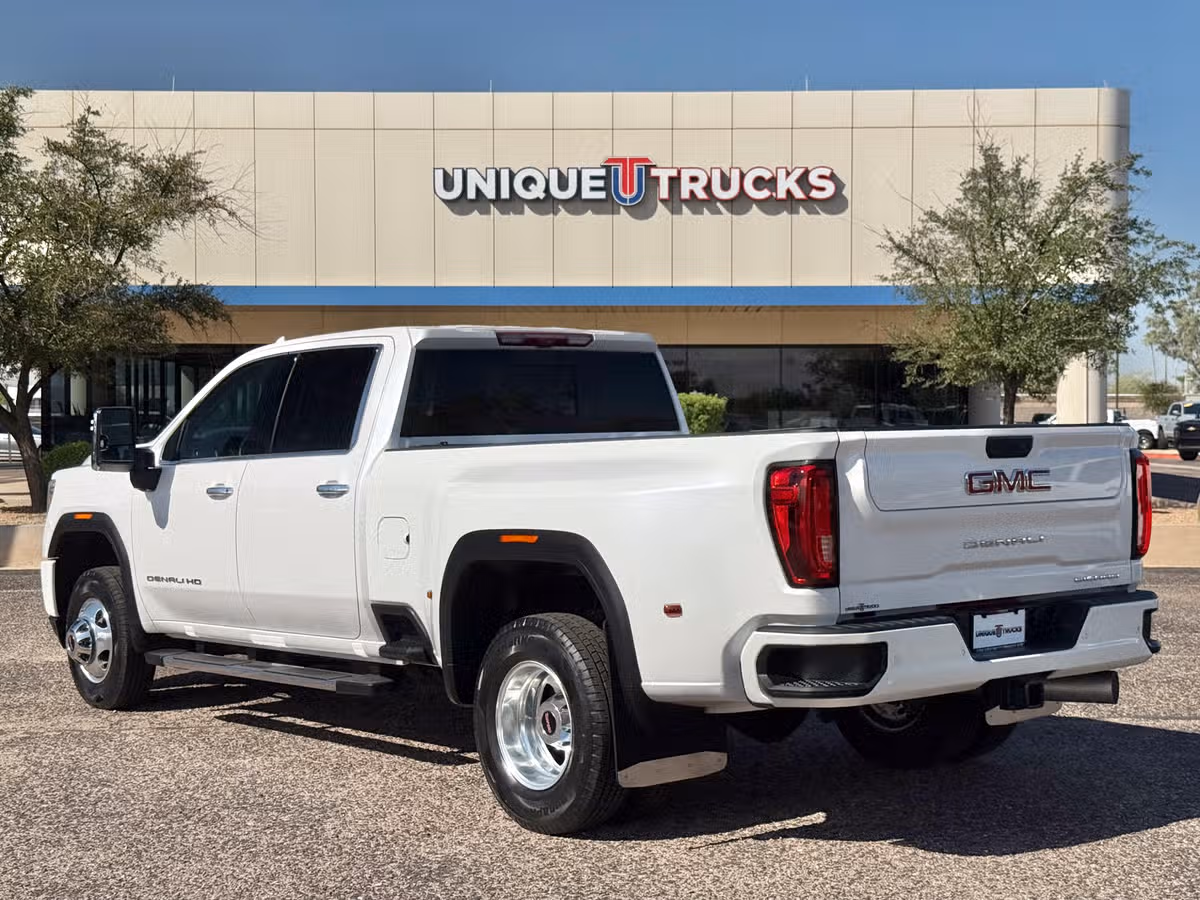 2020 GMC Sierra 3500HD Denali Image 10