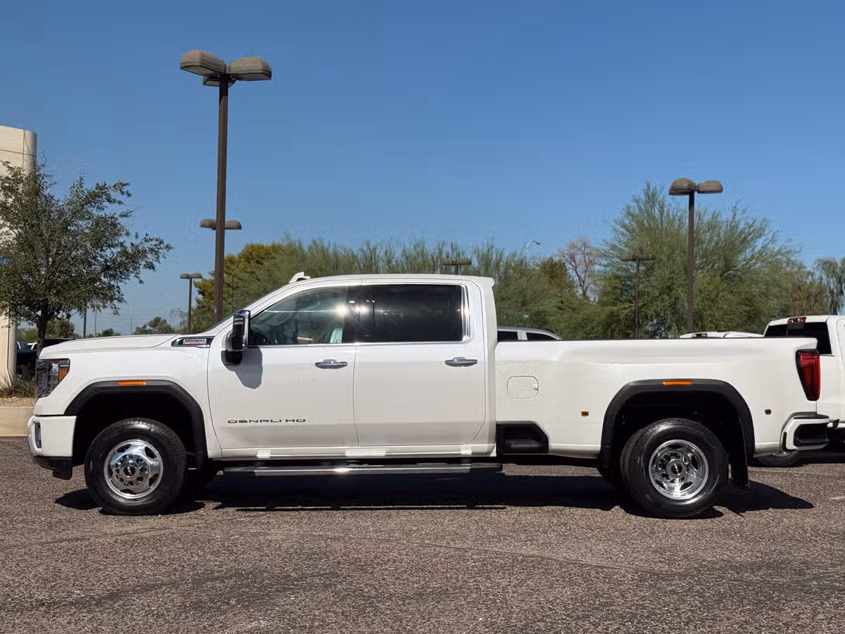 2020 GMC Sierra 3500HD Denali Image 11
