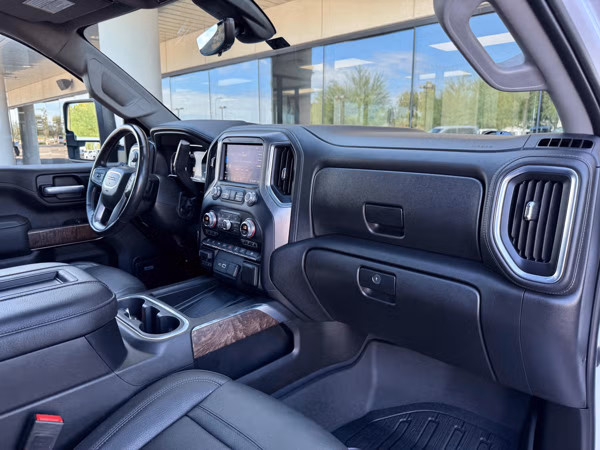 2020 GMC Sierra 3500HD Denali Image 32