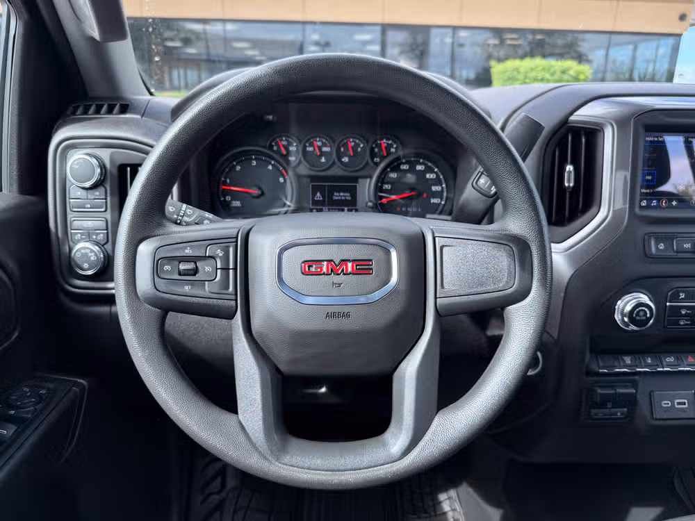 2025 GMC Sierra 3500HD Pro Image 33
