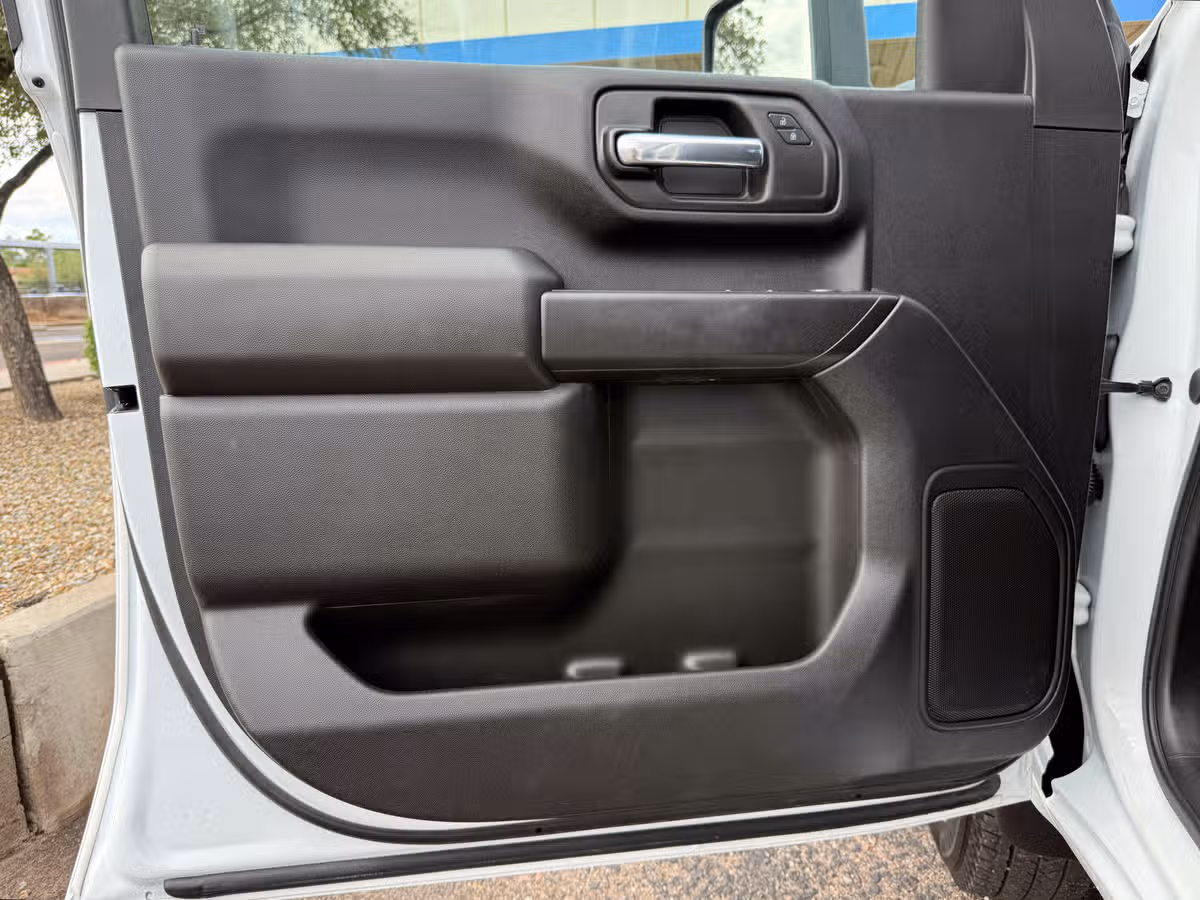 2025 GMC Sierra 3500HD Pro Image 17