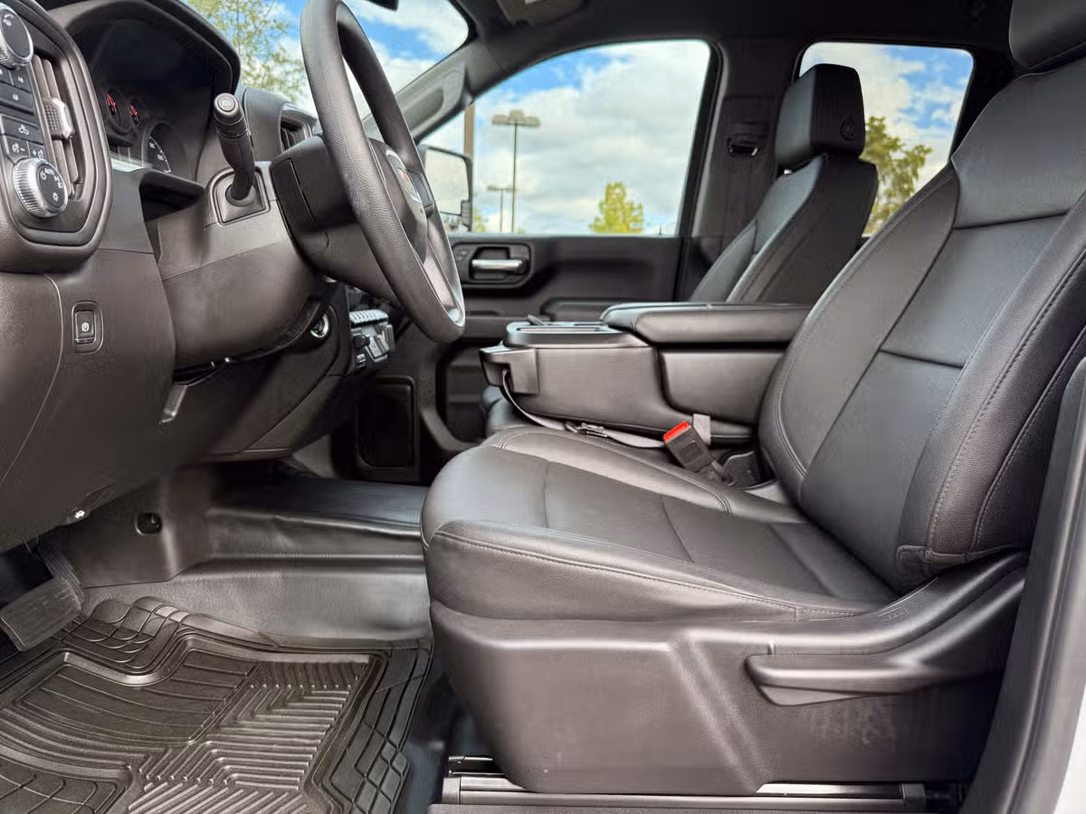 2025 GMC Sierra 3500HD Pro Image 19