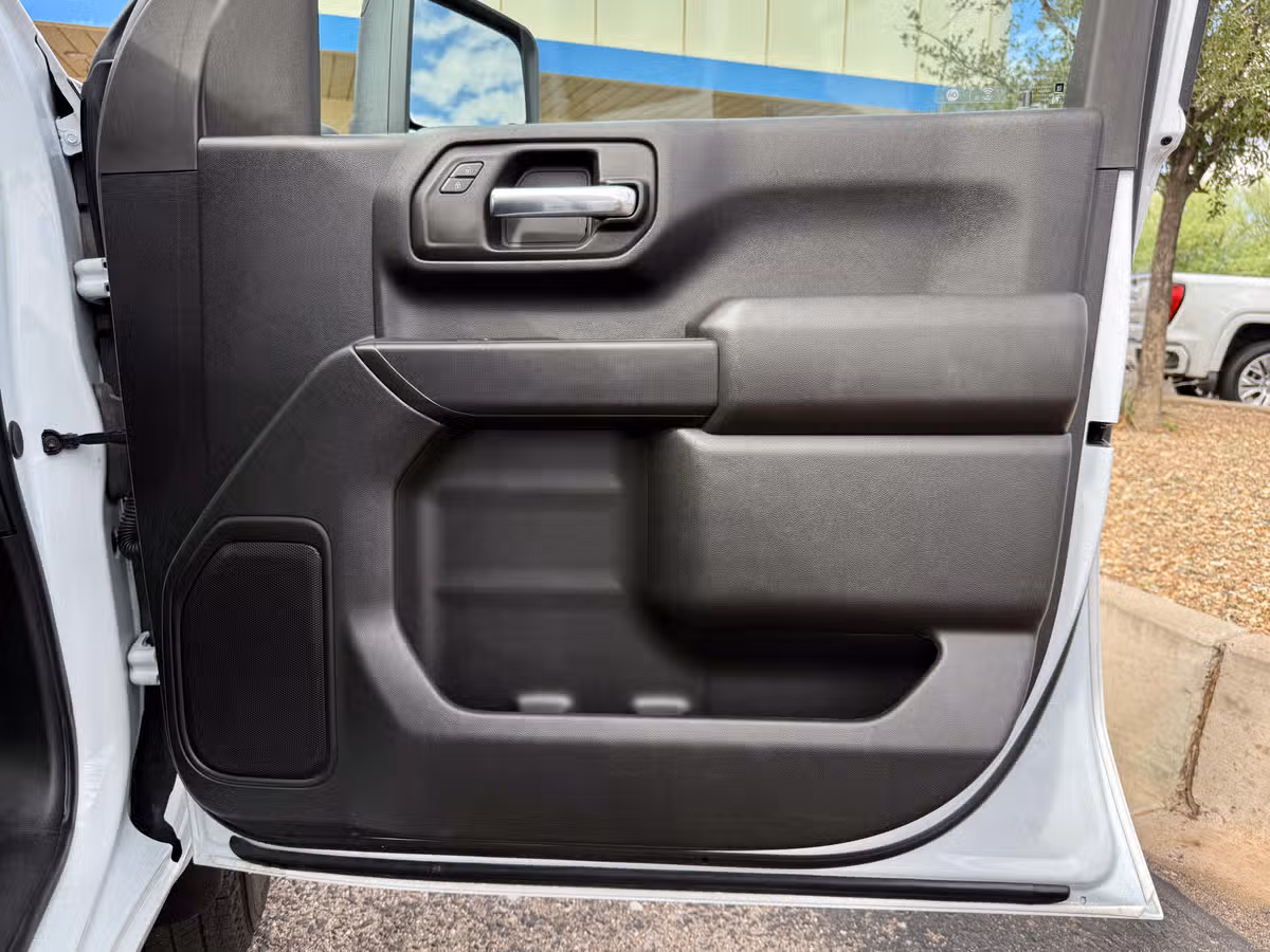 2025 GMC Sierra 3500HD Pro Image 29