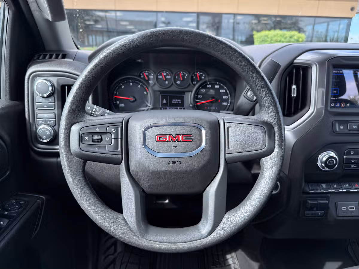 2025 GMC Sierra 3500HD Pro Image 33