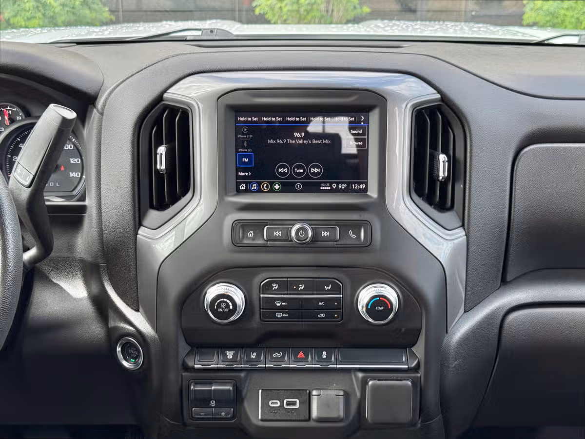 2025 GMC Sierra 3500HD Pro Image 34