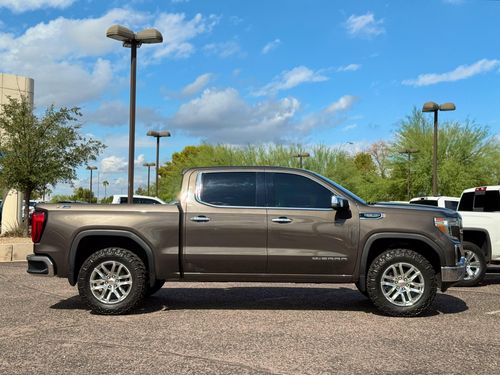 2019 GMC Sierra 1500 SLT Crew Cab Lower Image 2
