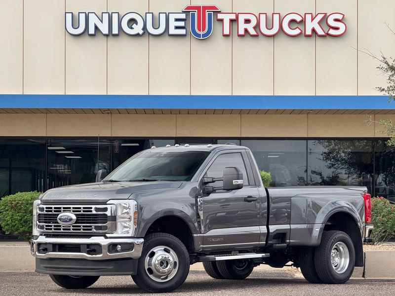 2025 Ford F-350 Super Duty XLT Upper Image 1