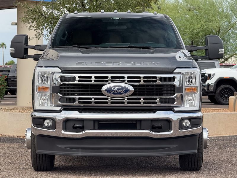 2025 Ford F-350 Super Duty XLT Upper Image 2