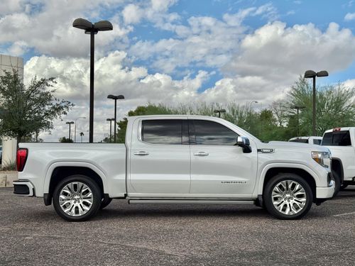 2020 GMC Sierra 1500 Denali Crew Cab Lower Image 2