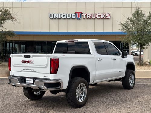 2020 GMC Sierra 1500 SLT Crew Cab Lower Image 3