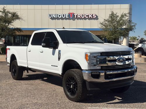 2019 Ford F-350 Super Duty Lariat Lower Image 1