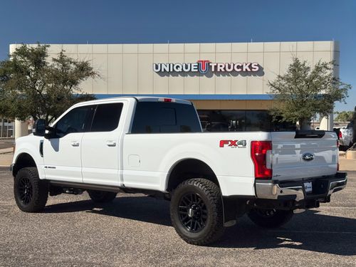 2019 Ford F-350 Super Duty Lariat Lower Image 3