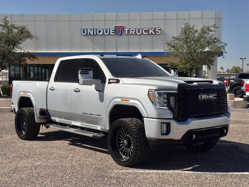 2022 GMC Sierra 2500HD Denali Lower Image 1