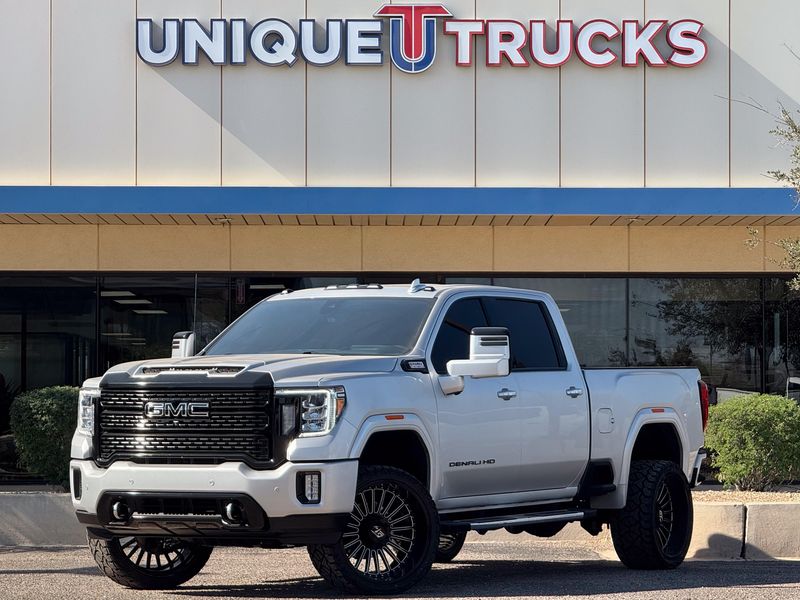 2022 GMC Sierra 2500HD Denali Upper Image 1