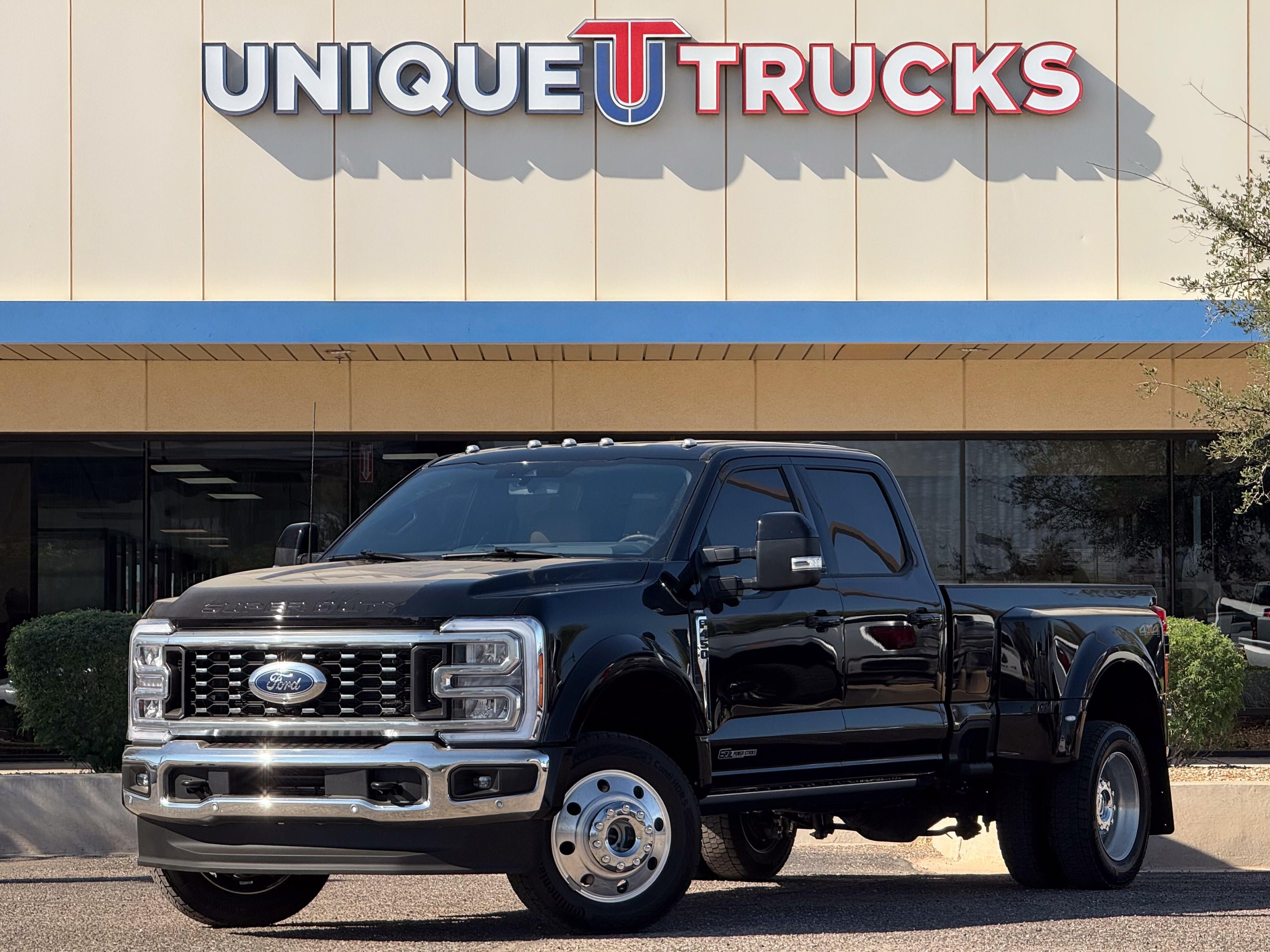 2025 Ford F-450 Super Duty Lariat's photo