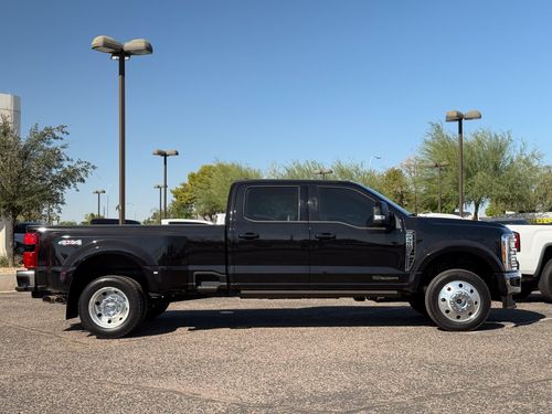 2025 Ford F-450 Super Duty Lariat Lower Image 2