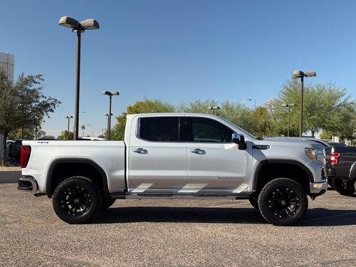 2020 GMC Sierra 1500 SLT Lower Image 2