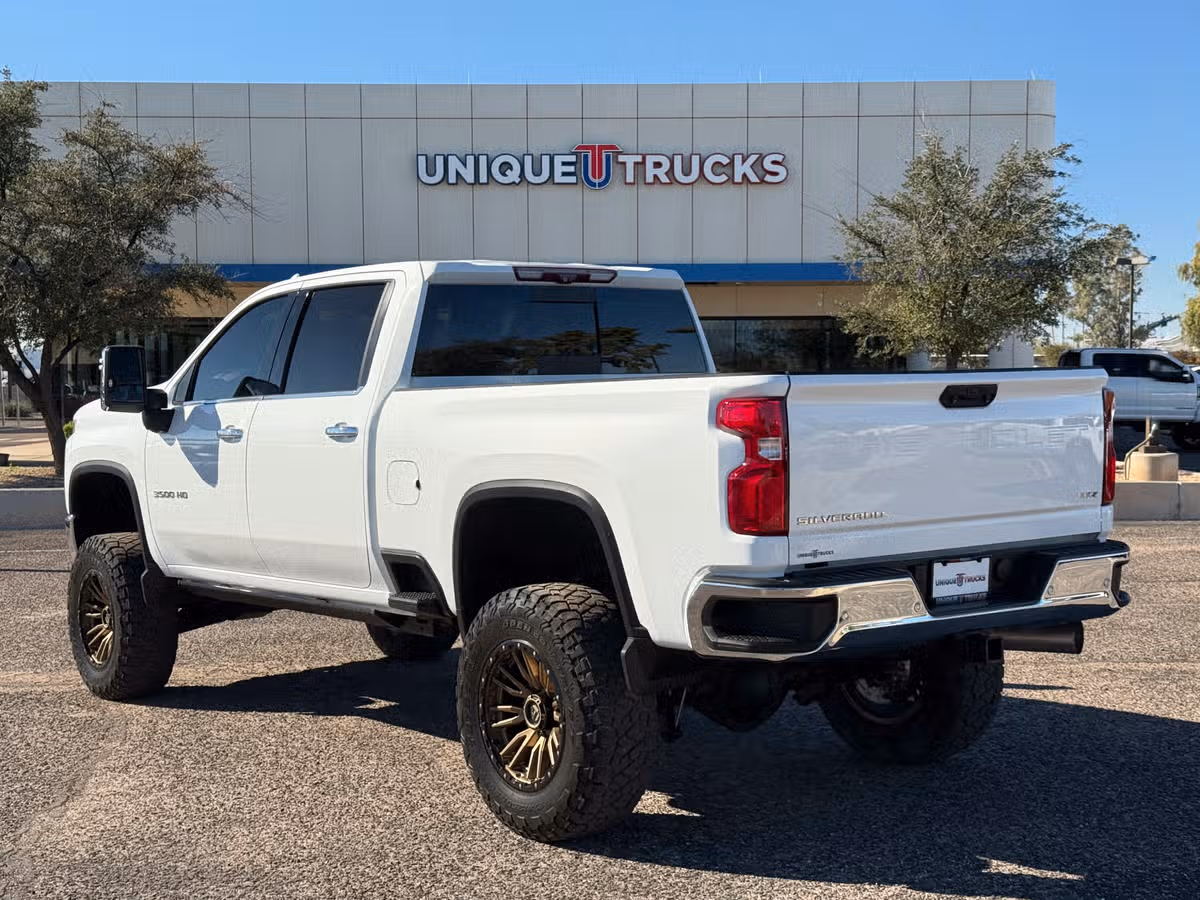 2020 Chevrolet Silverado 3500HD LTZ Image 10
