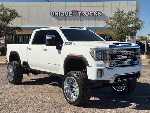 2020 GMC Sierra 2500HD Denali Lower Image 1