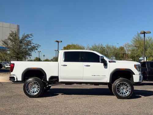 2020 GMC Sierra 2500HD Denali Lower Image 2