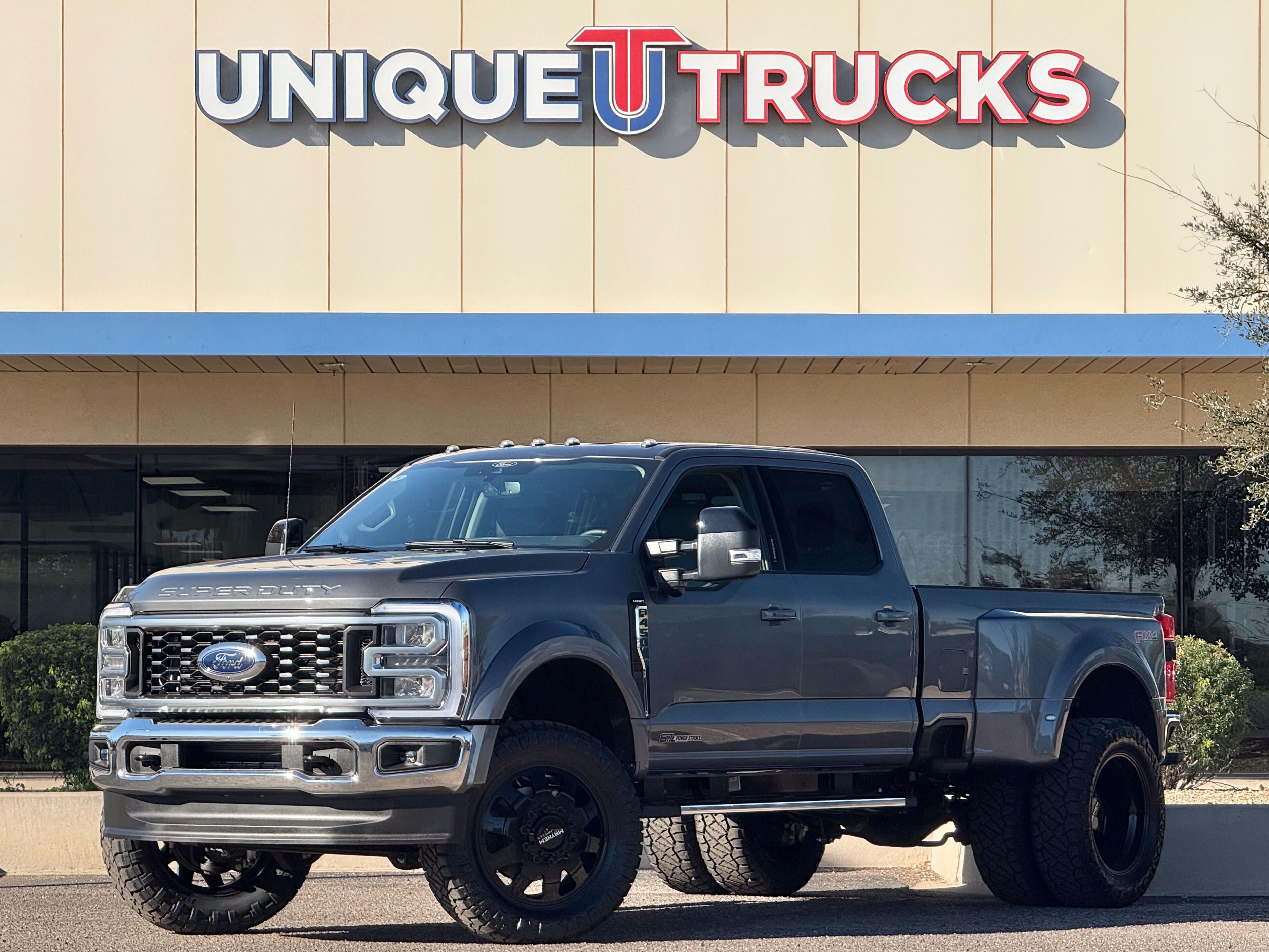 2026 Ford F-450 Super Duty Lariat's photo