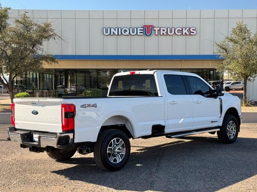 2025 Ford F-350 Super Duty Lariat Lower Image 3