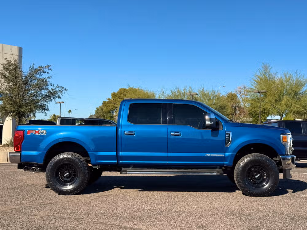 2022 Ford F-250 Super Duty Lariat Lower Image 1