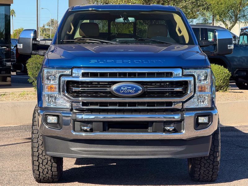 2022 Ford F-250 Super Duty Lariat Upper Image 2