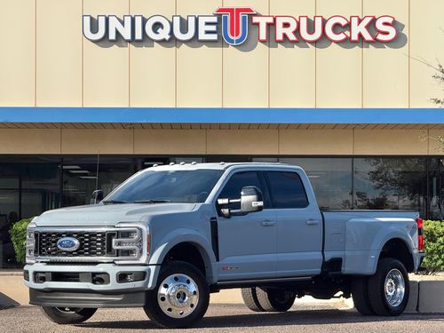 C74800 - 2025 Ford F-450 Super Duty Platinum