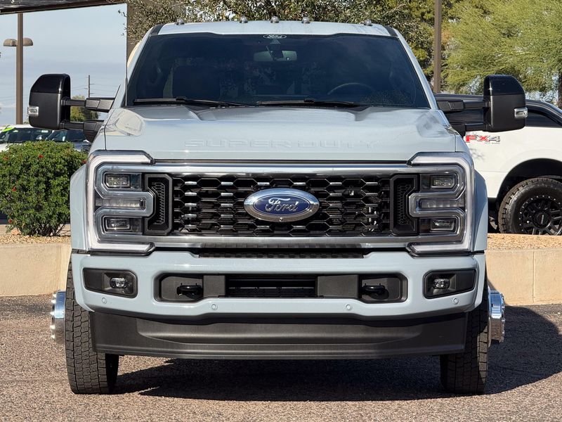 2025 Ford F-450 Super Duty Platinum Upper Image 2