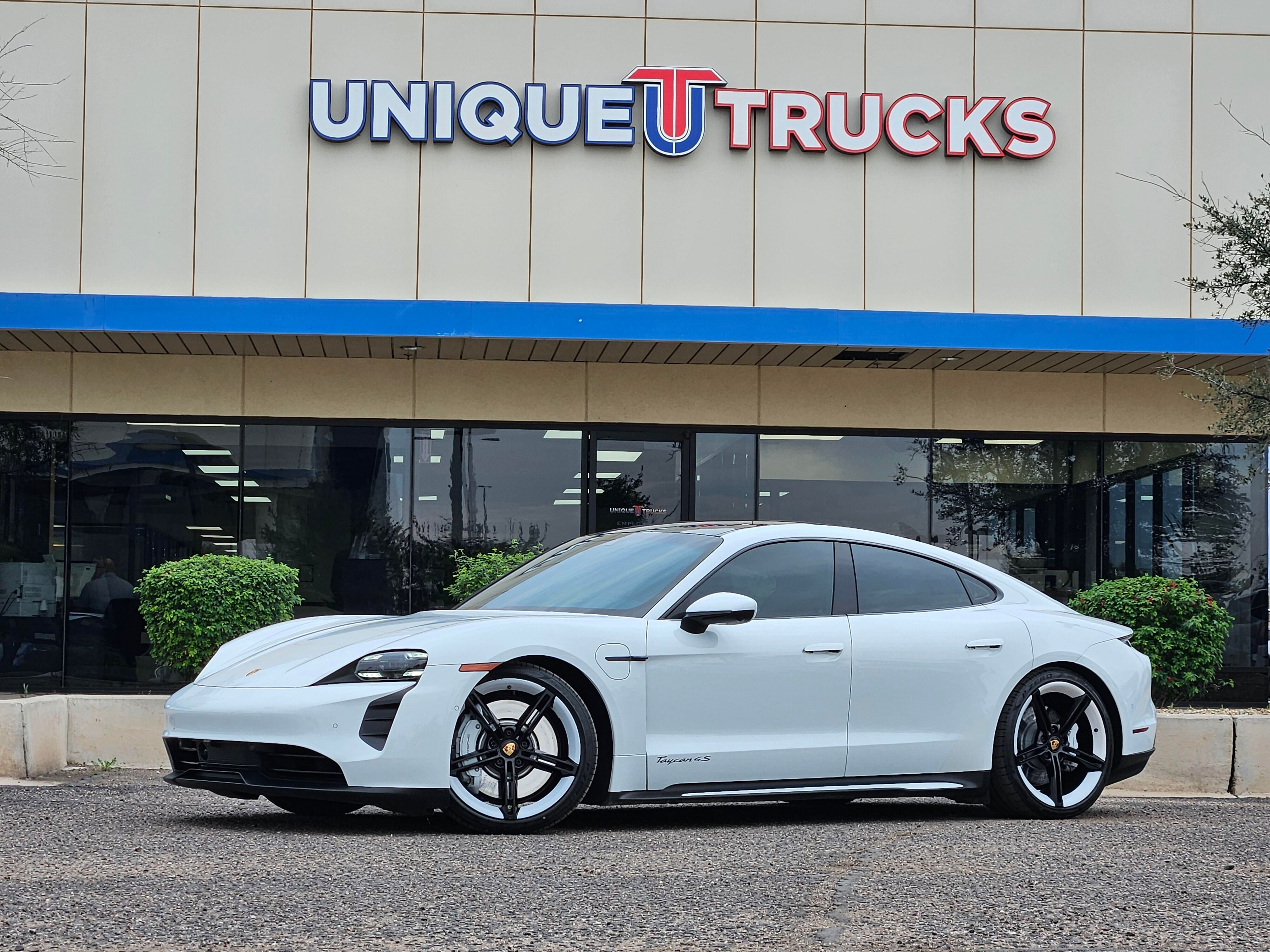 2021 Porsche Taycan S's photo