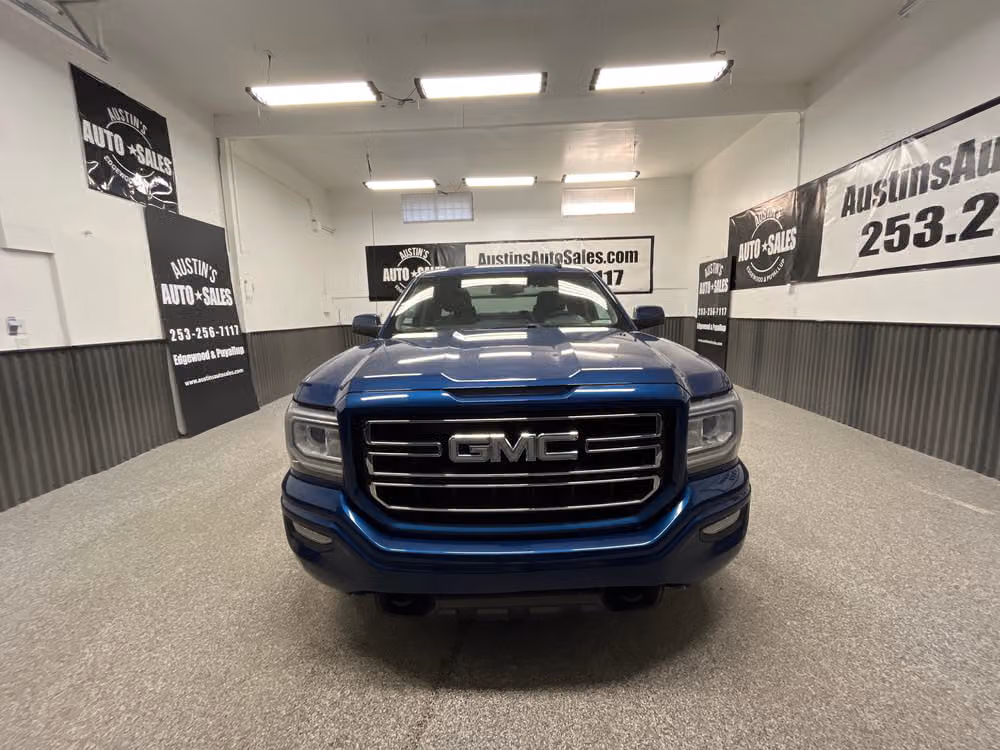 2017 GMC Sierra 1500 Base Lower Image 3