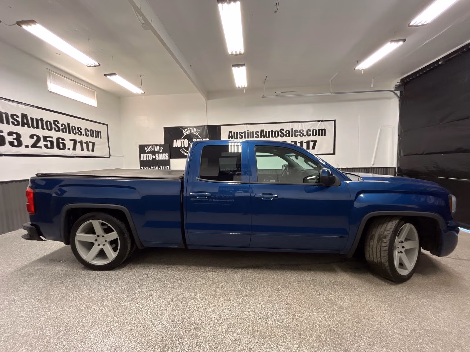 2017 GMC Sierra 1500 Base Upper Image 2