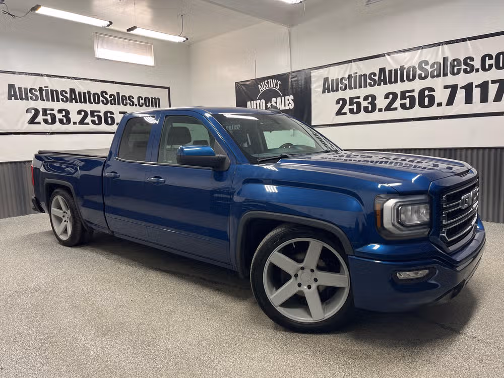 2017 GMC Sierra 4WD Double Cab Standard Box's photo